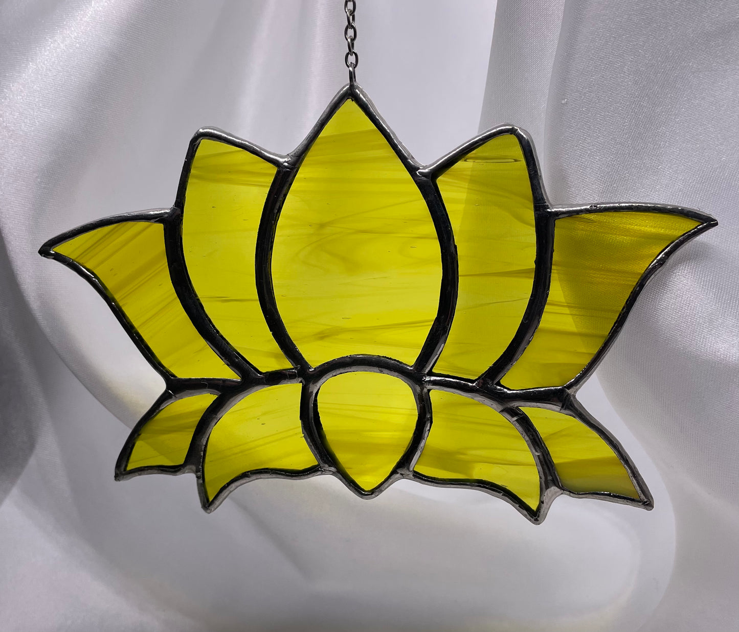 Lotus Medium